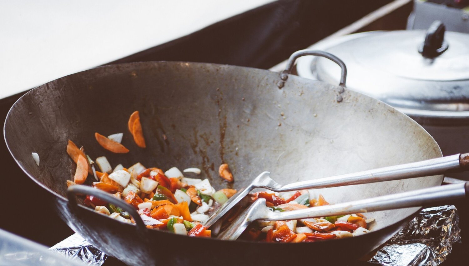 clem-onojeghuo-r8lDTtSWGUc-unsplash a bowl of food
