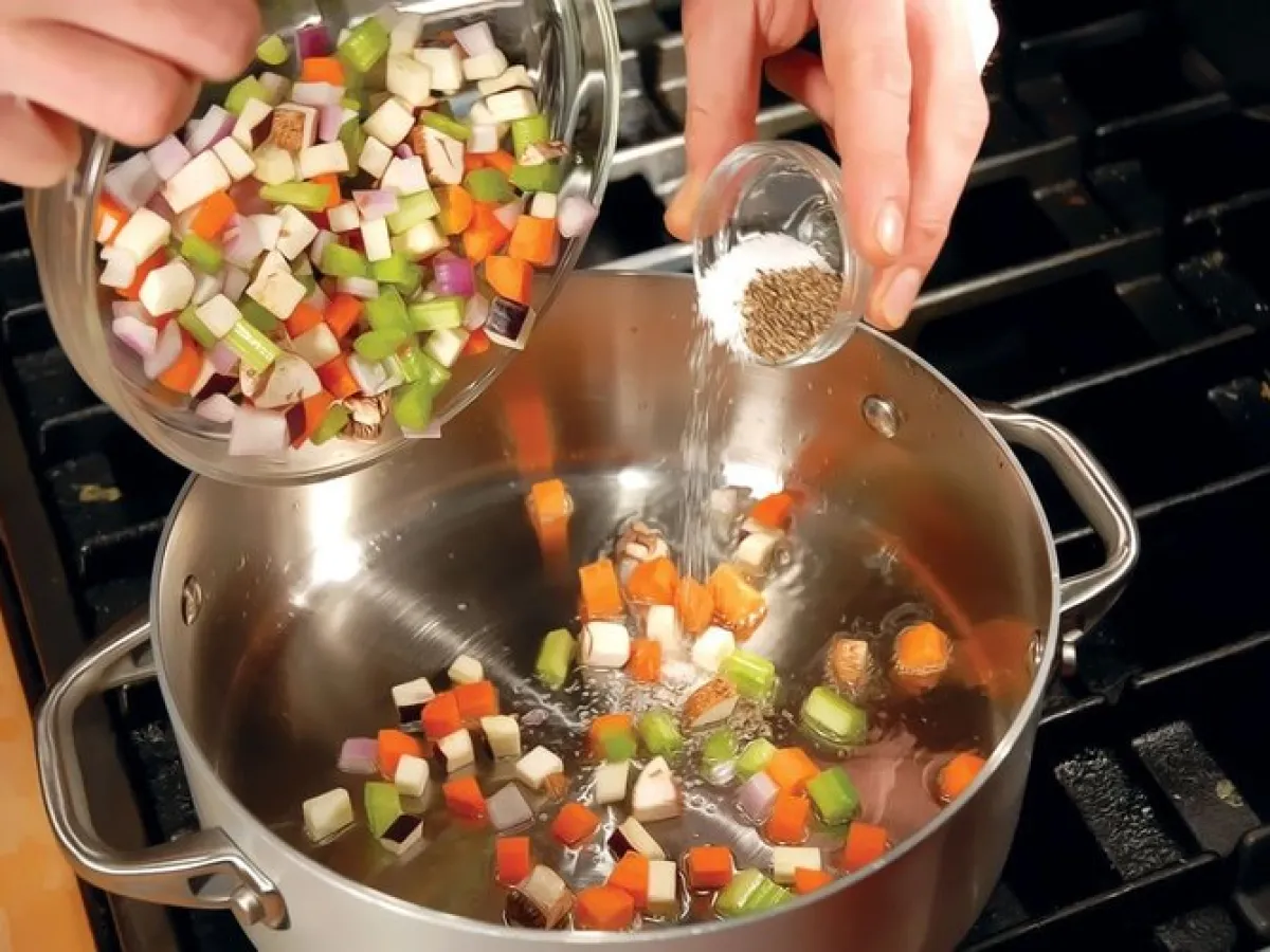 veg soup preparation
